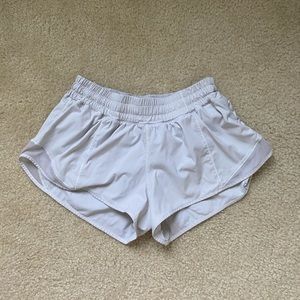 Lululemon Hotty Hot Shorts 2.5”